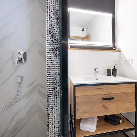 Belnoir By Bright Aparthotel