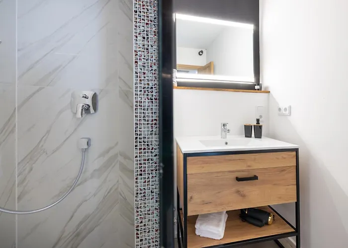 Belnoir By Bright Aparthotel